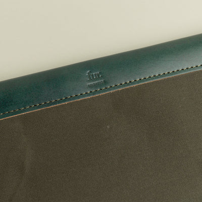 fur. Flat Pouch