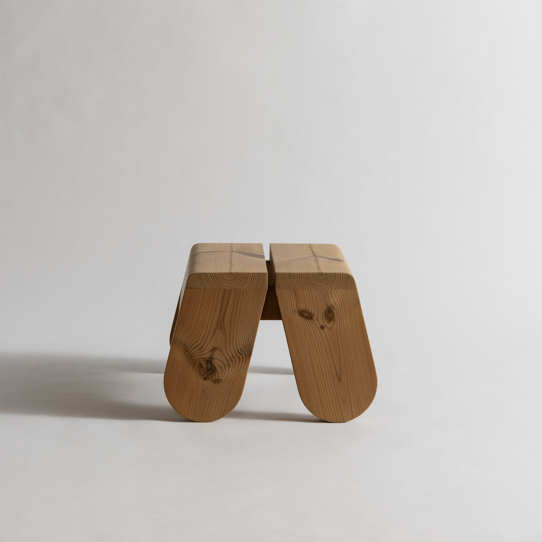 015 Peace Outdoor Footstool by Vaarnii