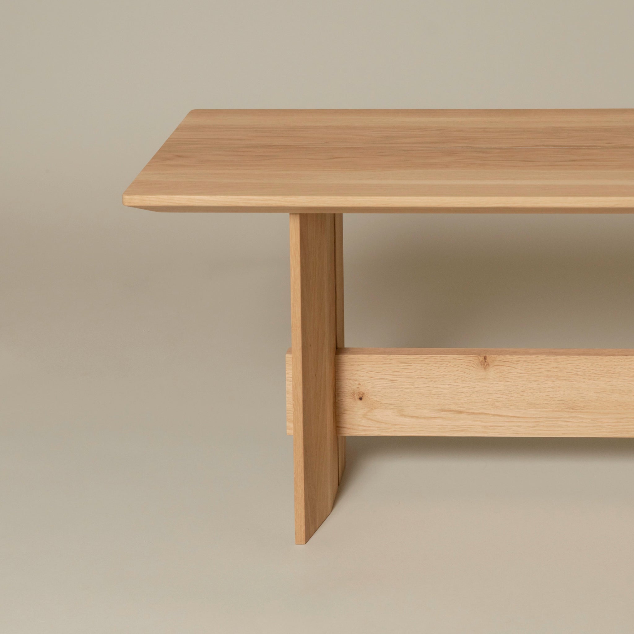 Karimoku Case Bench A-B01