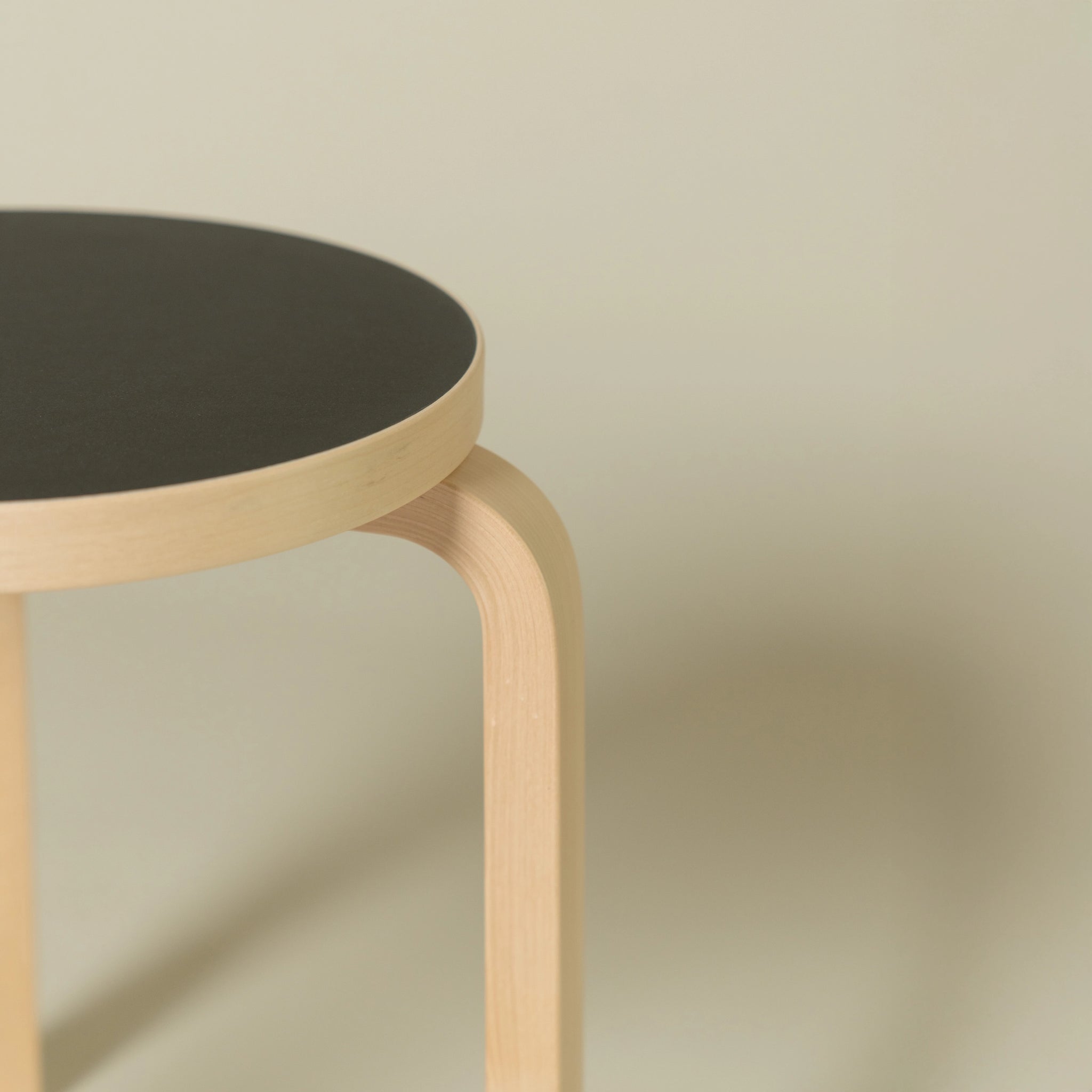 S60 Stool 60