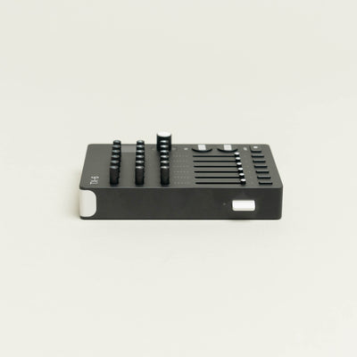 TX–6 black Portable Mixer
