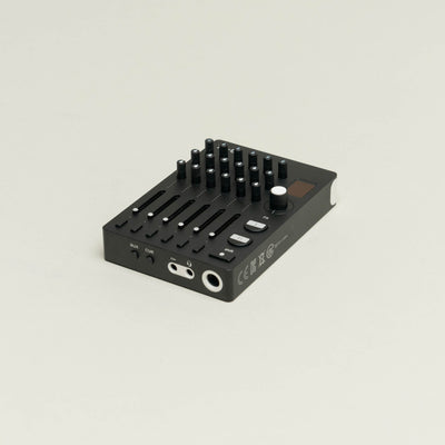 TX–6 black Portable Mixer